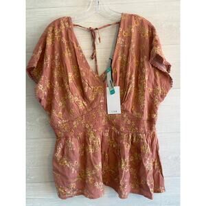 NWT LUQ Floral Top